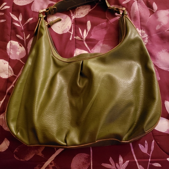 Liz Clayborne - Picture 3 of 3